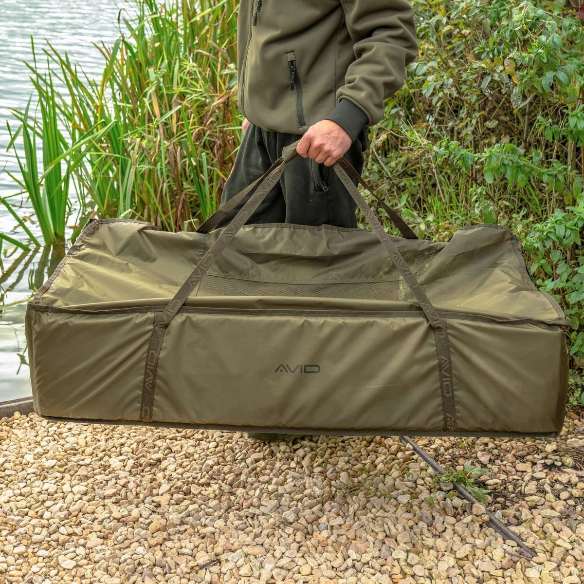 Cuna plegable Avid Carp Revolve - Tienda Carpfishing