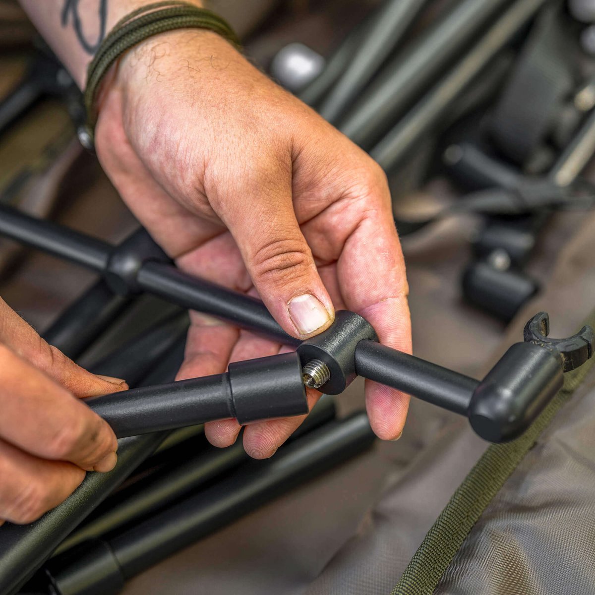 Trípode Avid Carp Revolve 2 - 3 cañas - Tienda Carpfishing