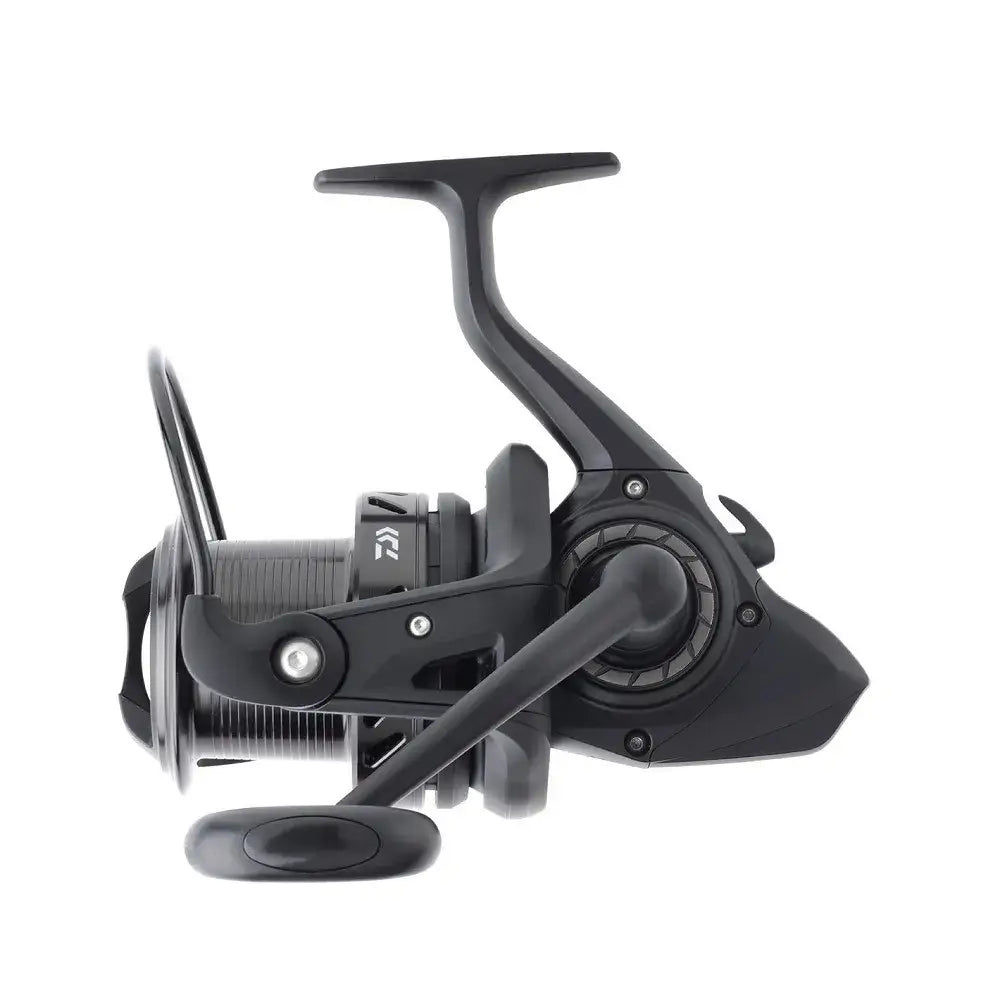 Carrete Daiwa Black Widow C 5000A - Tienda Carpfishing