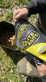 Boilies Rozpustné látky Pro Elite Baits Ananas Scopex 20 mm 3,5 kg