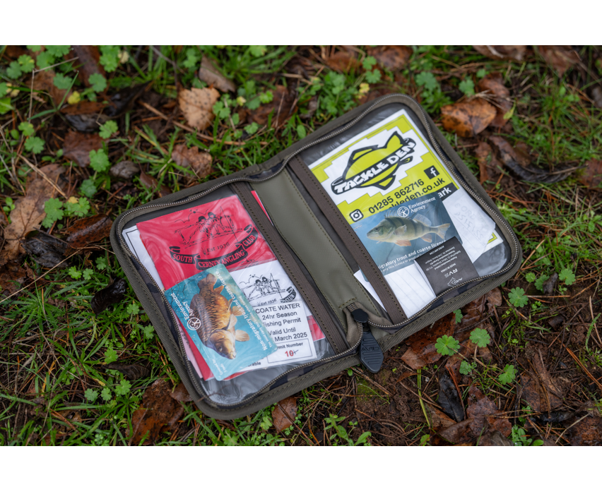 Peněženka s licencí Avid Carp RVS