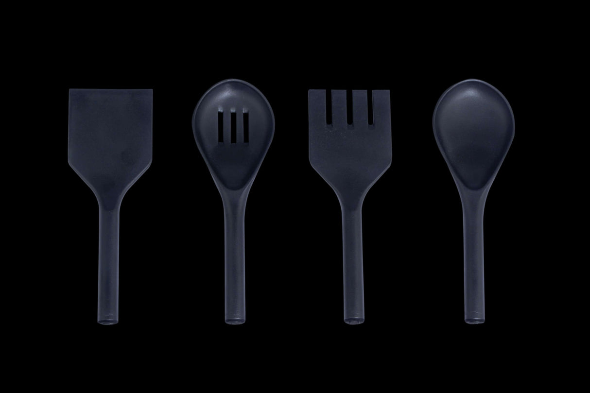 Juego de utensilios de cocina en color negro, ideal para usar con la tostadora Sandwichera Ridge Monkey.