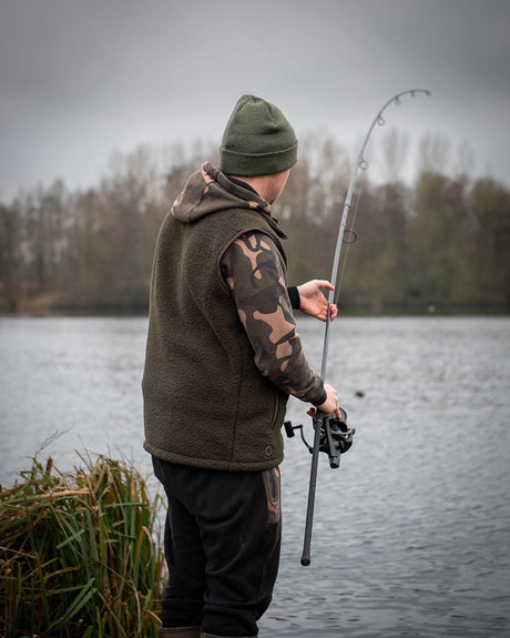 Chaleco sin mangas Fox Olive Sherpa Hybrid - Tienda Carpfishing