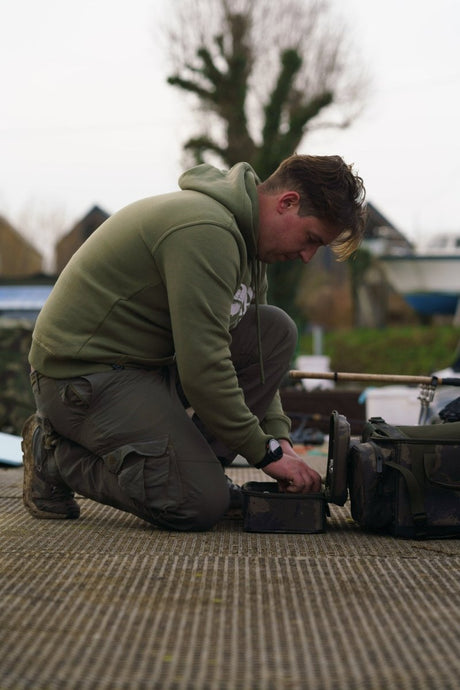 Estación de montaje Solar Worldwide - Tienda Carpfishing