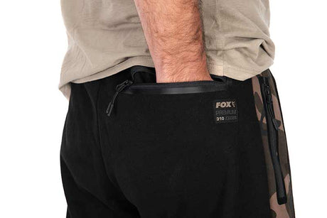 Pantalones Fox Premium 310 Negro Camo - Tienda Carpfishing