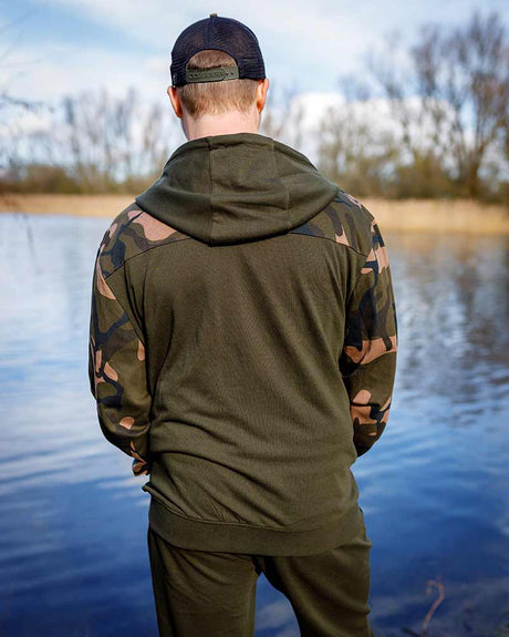 Sudadera Fox LW Caqui y Camo con capucha y cremallera - Tienda Carpfishing