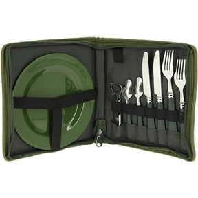 Set de cubiertos y platos NGT de camuflaje - Tienda Carpfishing